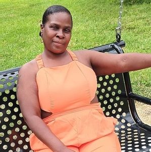 Meet your Posher, Maxine